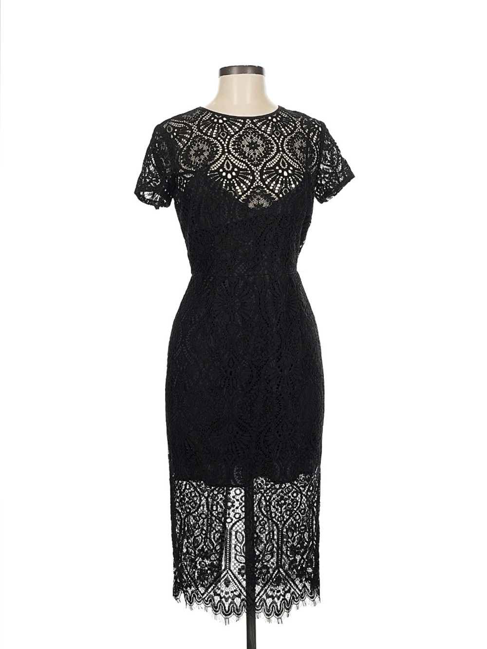 Veronica Beard
Black Lace Short-Sleeve Sheath Dress